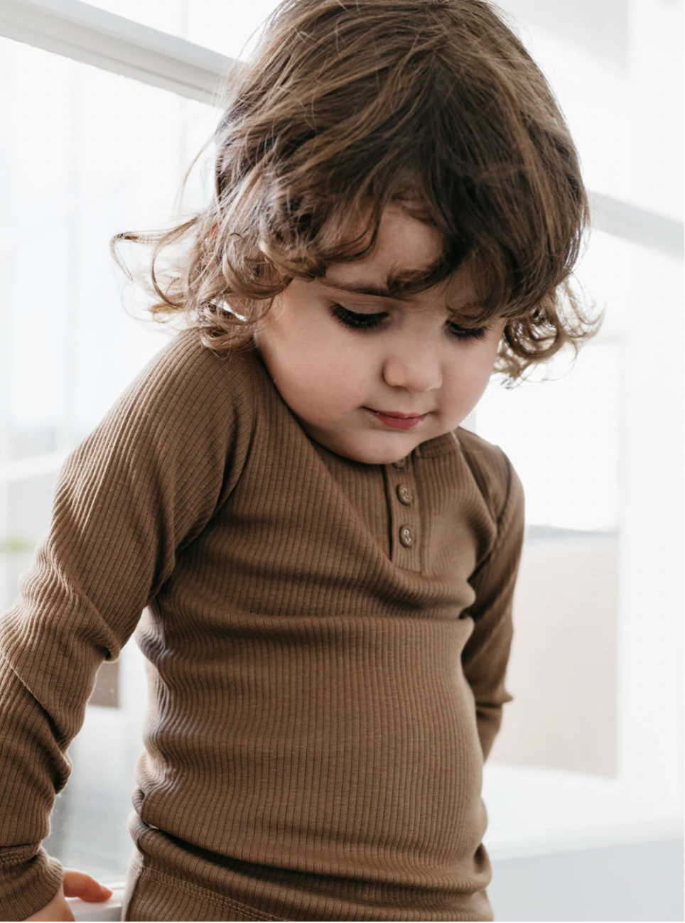 Long-Sleeve Henley - Crème Caramel