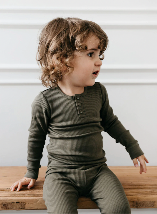 Long-Sleeve Henley - Olive